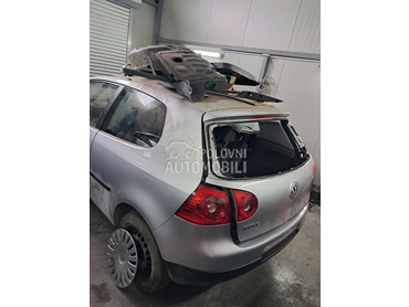 Volkswagen Golf 5 -  kompletan auto u delovima