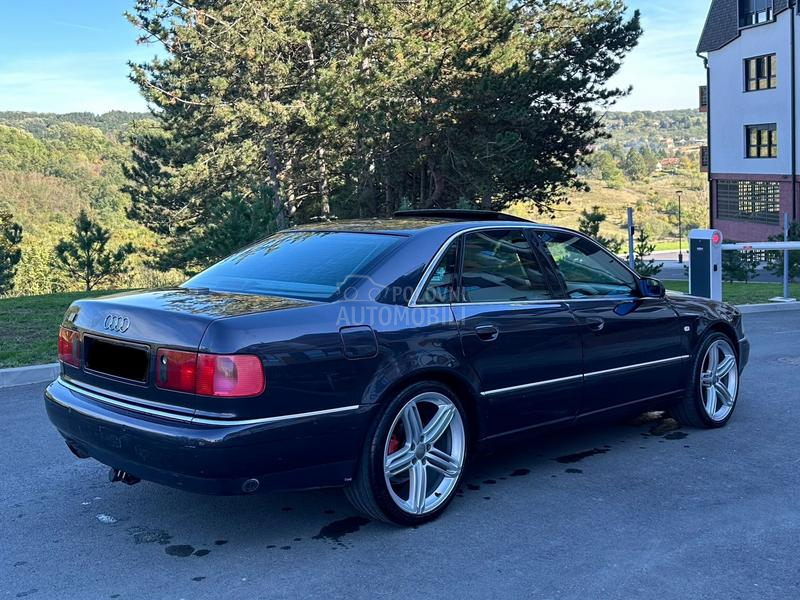 Audi A8 3.7
