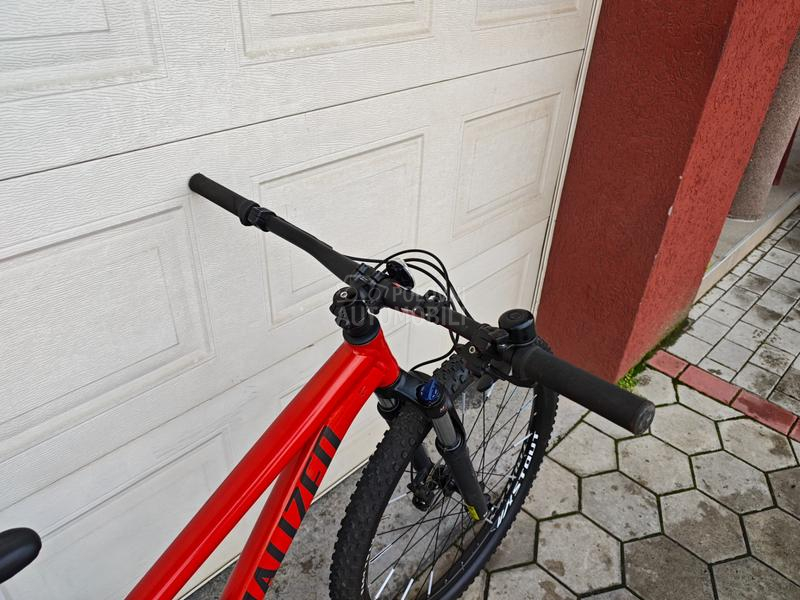 Specialized Specialized