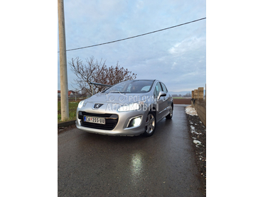 Peugeot 308 1.6 HDI/NAV/PANO/LED