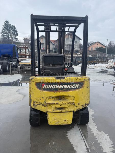 Jungheinrich TRIPLEX