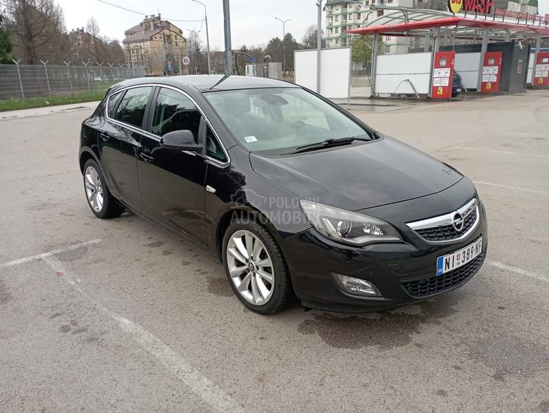Opel Astra J 2.0 CDTI AUTO