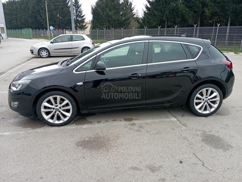 Opel Astra J 2.0 CDTI AUTO