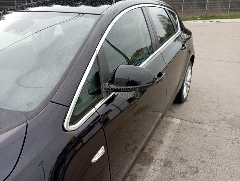 Opel Astra J 2.0 CDTI AUTO