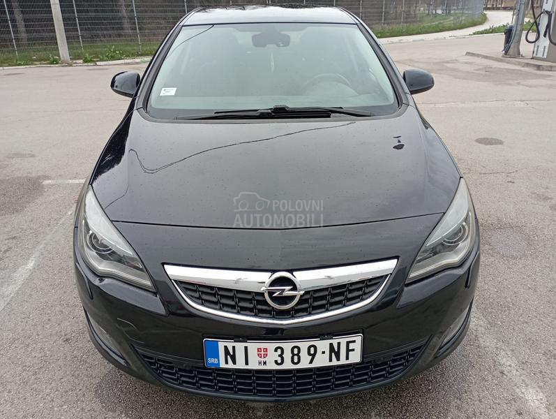 Opel Astra J 2.0 CDTI AUTO
