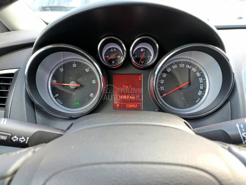 Opel Astra J 2.0 CDTI AUTO