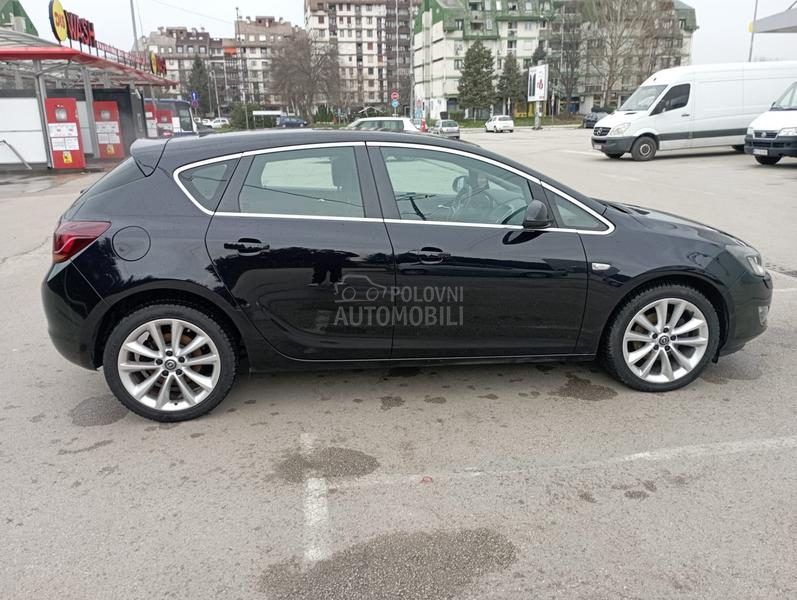 Opel Astra J 2.0 CDTI AUTO