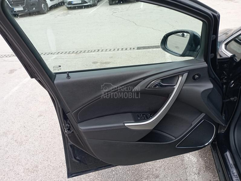 Opel Astra J 2.0 CDTI AUTO