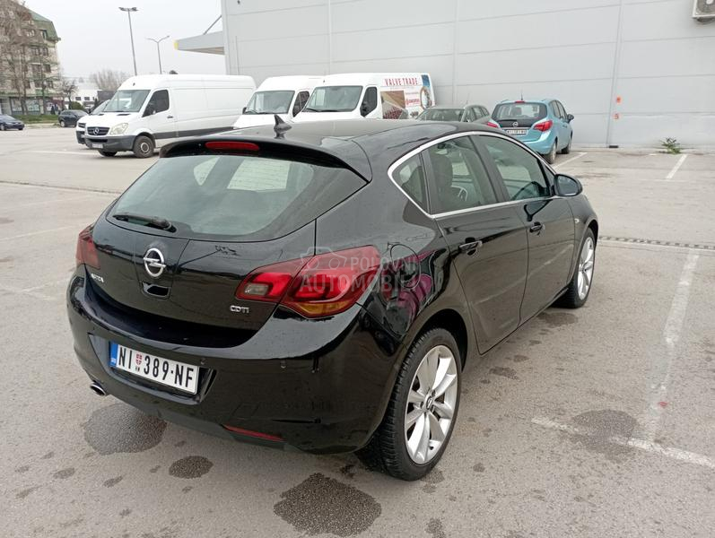 Opel Astra J 2.0 CDTI AUTO
