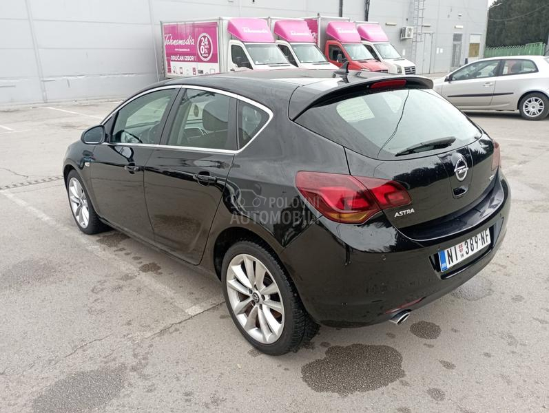 Opel Astra J 2.0 CDTI AUTO