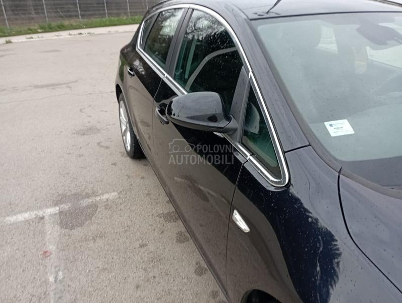 Opel Astra J 2.0 CDTI AUTO
