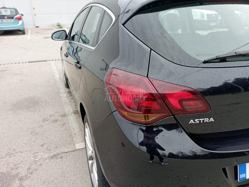 Opel Astra J 2.0 CDTI AUTO