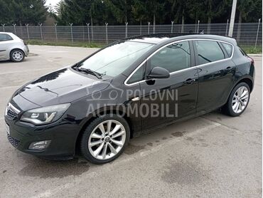 Opel Astra J 2.0 CDTI AUTO