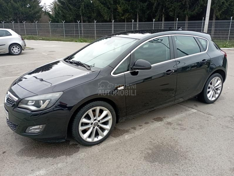 Opel Astra J 2.0 CDTI AUTO