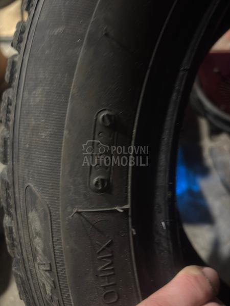 Hankook 185/60 R15 Zimska