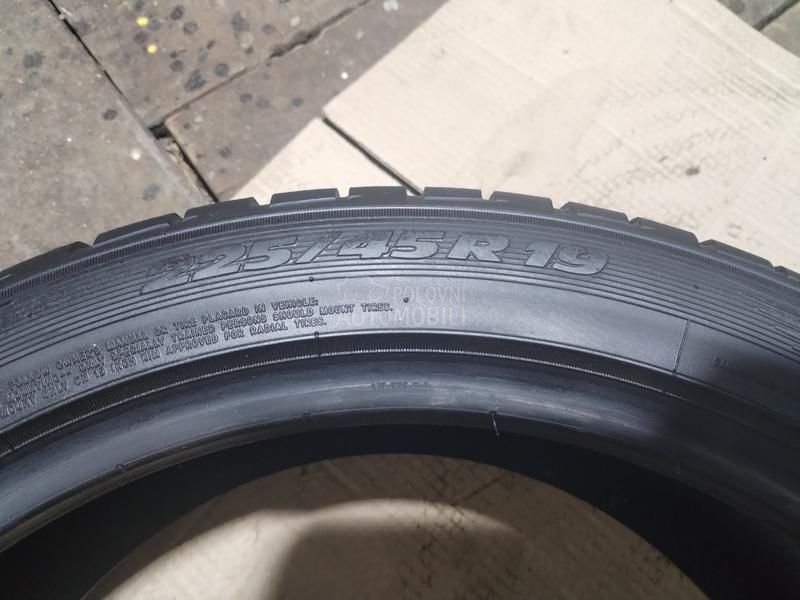 Toyo 225/45 R19 Zimska