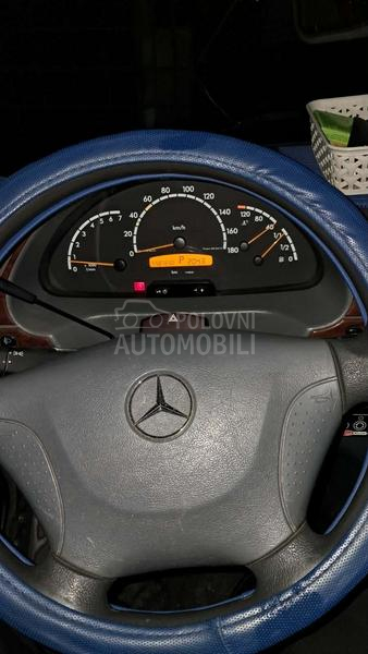 Mercedes Benz 616CDI