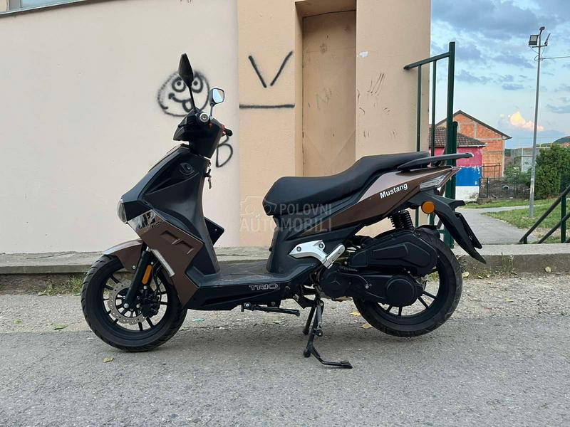 Trio mustang 125 xrs