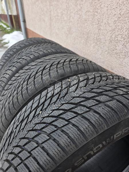 Nokian 225/55 R18 Zimska