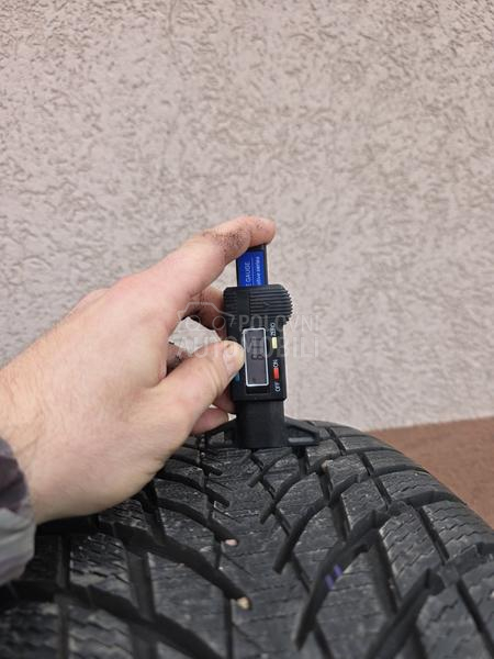 Nokian 225/55 R18 Zimska