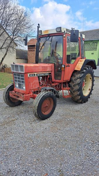 Case IH 745 XL