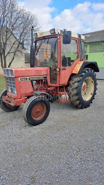 Case IH 745 XL