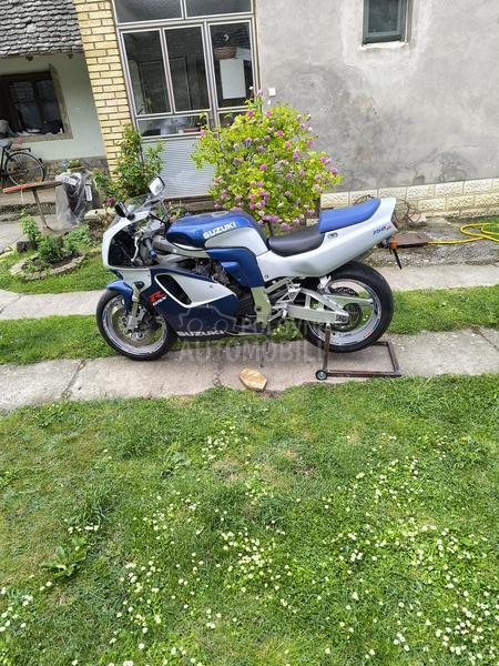 Suzuki GSXR 750W