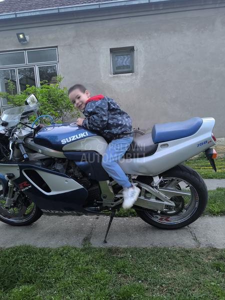 Suzuki GSXR 750W