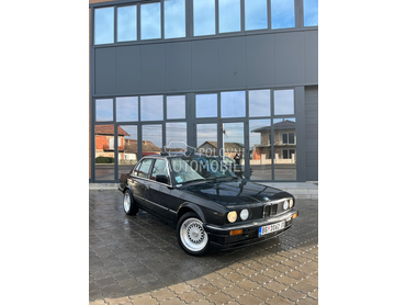 BMW 320 E30