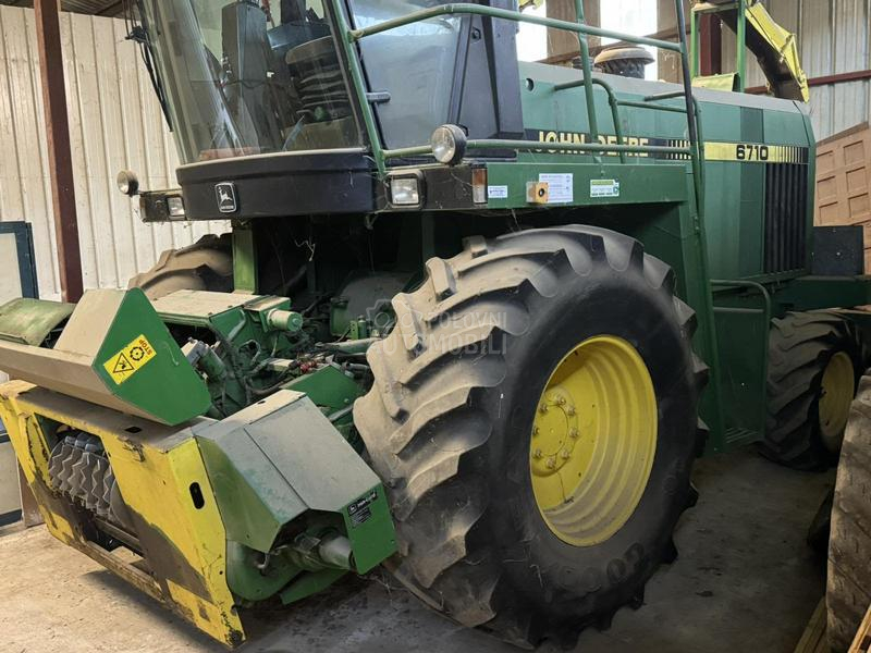 John Deere 6710