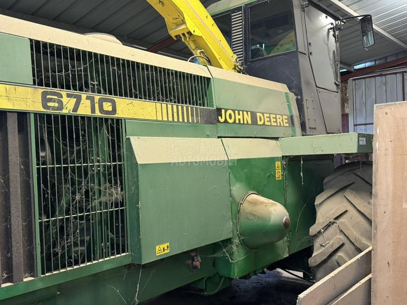 John Deere 6710