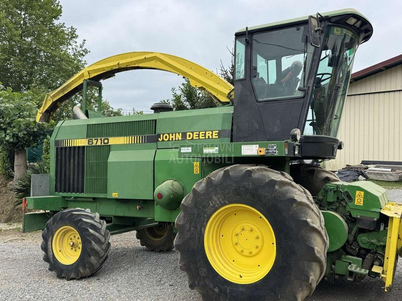 John Deere 6710