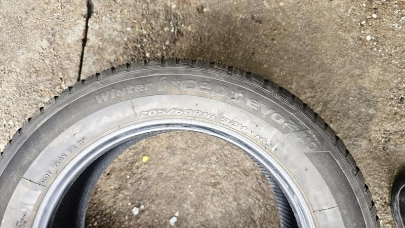 Hankook 205/60 R16 Zimska