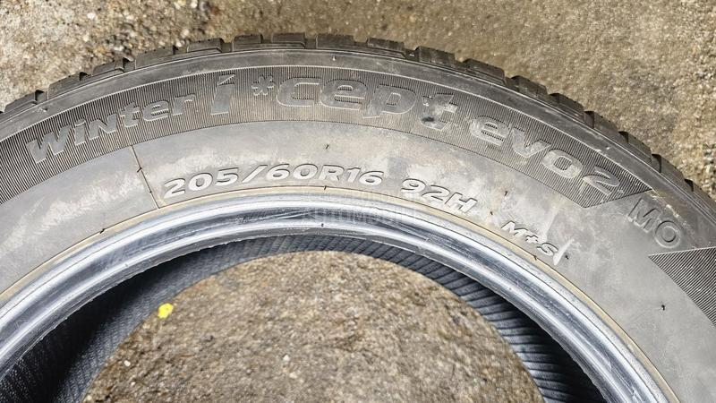 Hankook 205/60 R16 Zimska
