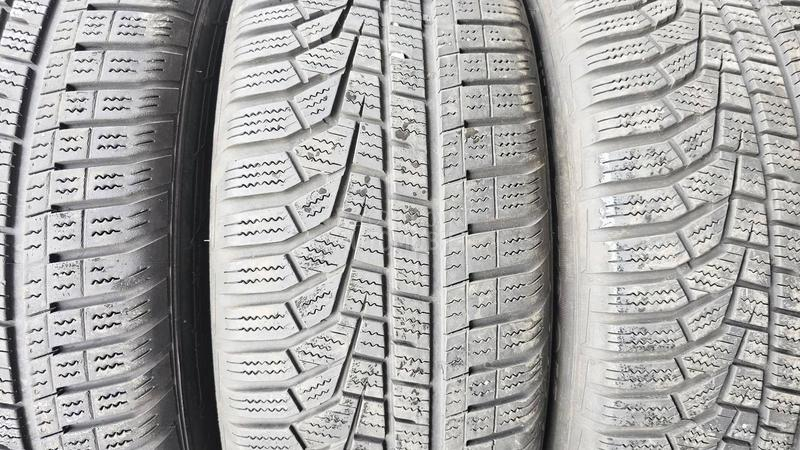 Hankook 205/60 R16 Zimska
