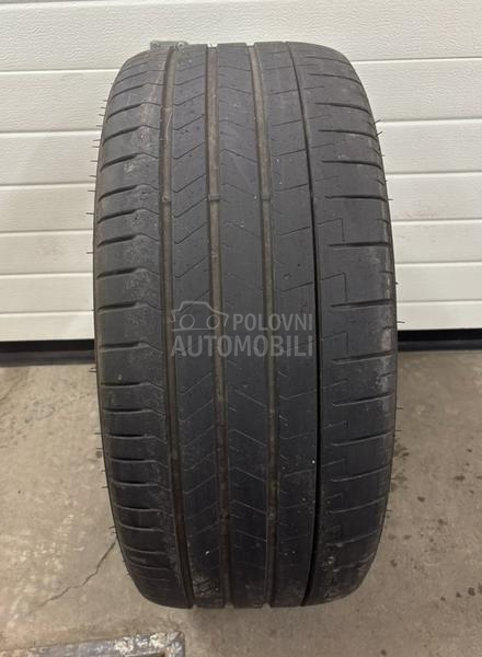 Pirelli 275/35 R23 Letnja