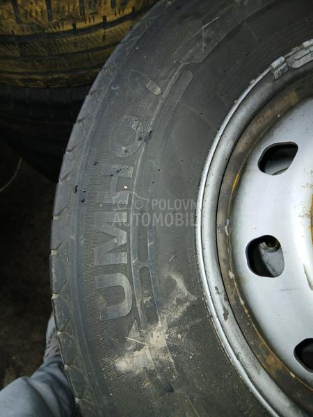 Hankook 215/70 R15 Zimska