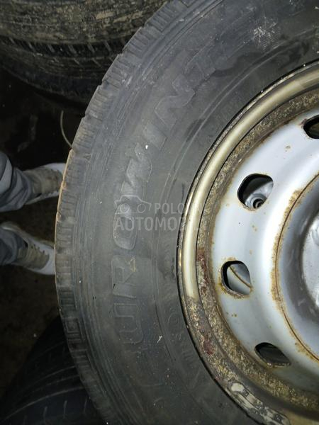 Hankook 215/70 R15 Zimska