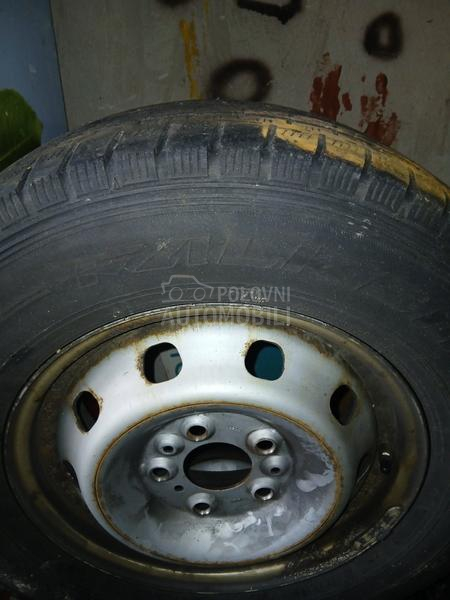 Hankook 215/70 R15 Zimska