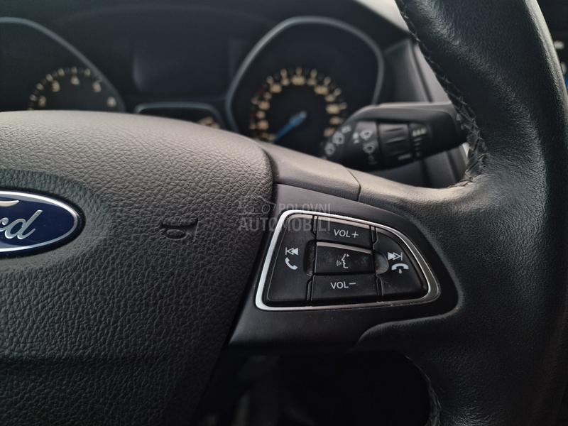 Ford Focus 1.0 B E N Z //LED//
