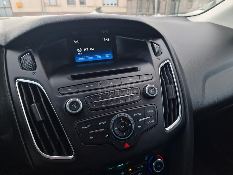 Ford Focus 1.0 B E N Z //LED//