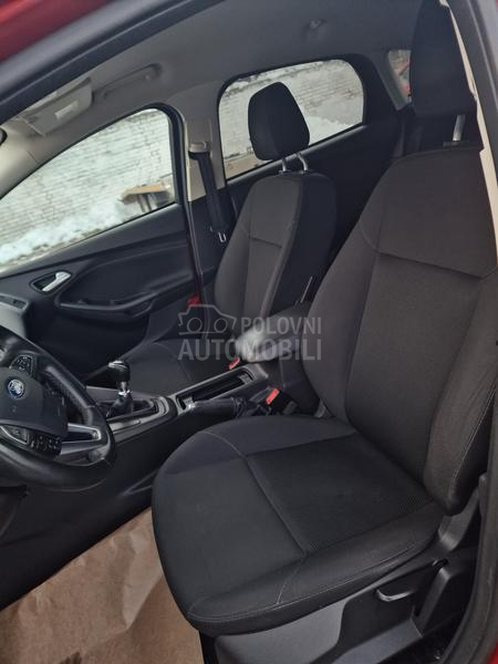 Ford Focus 1.0 B E N Z //LED//