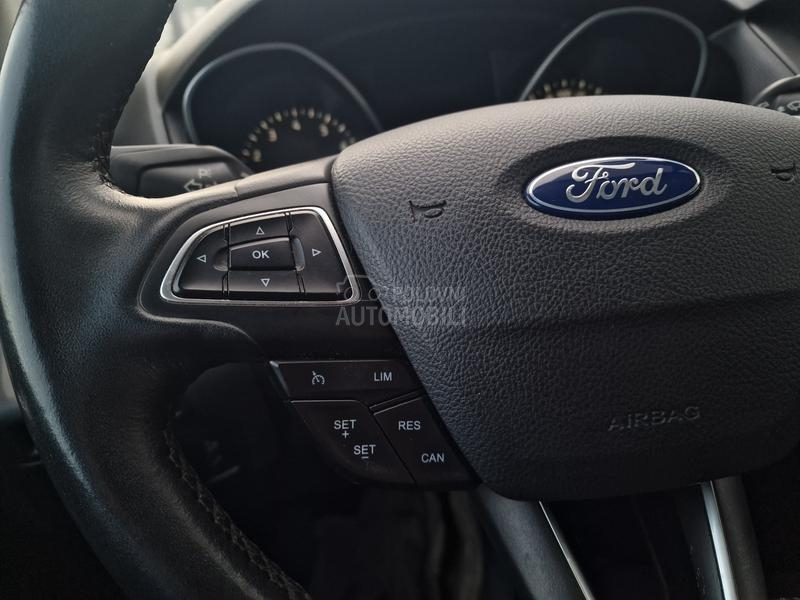 Ford Focus 1.0 B E N Z //LED//