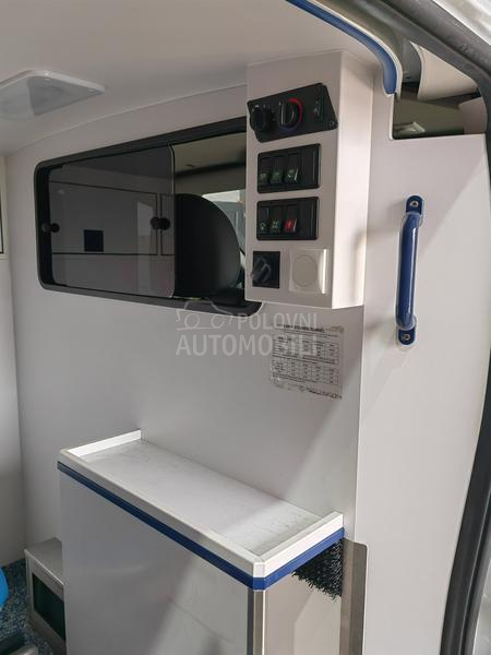 Renault Trafic sanitet