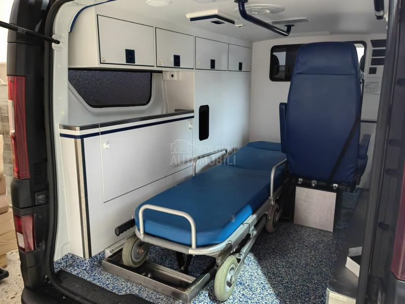 Renault Trafic sanitet