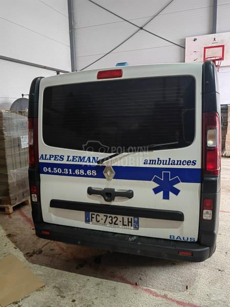 Renault Trafic sanitet