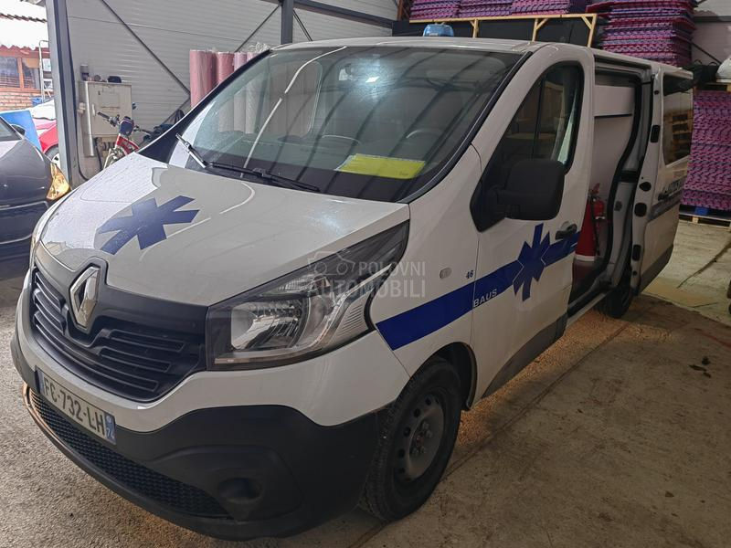 Renault Trafic sanitet