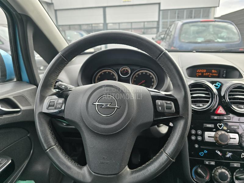 Opel Corsa D 1.4 CH