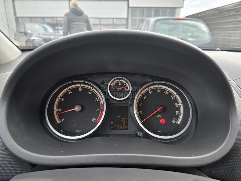 Opel Corsa D 1.4 CH