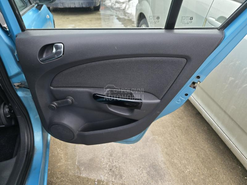 Opel Corsa D 1.4 CH